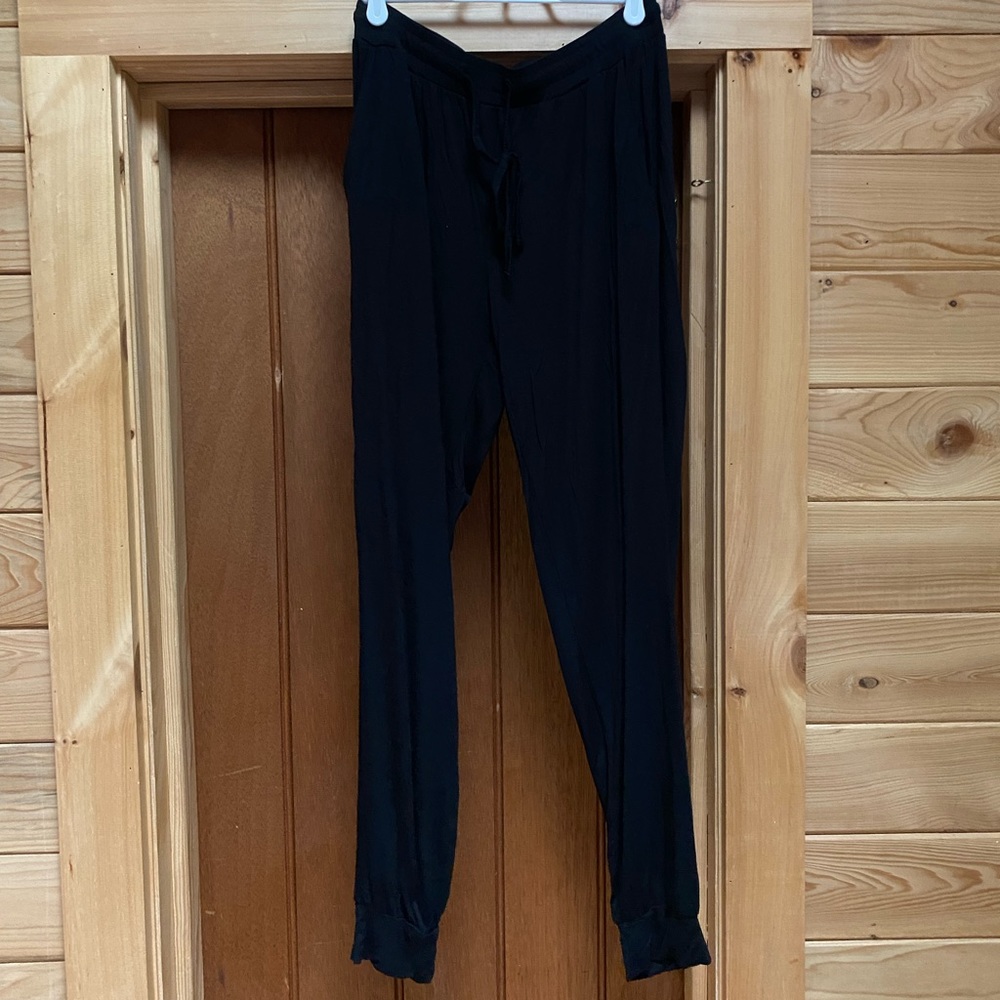Kindred Bravely maternity postpartum medium black everyday lounge joggers